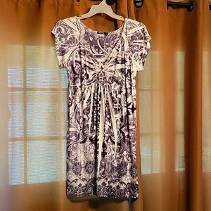 Women's dress Apt 9, size 1X, purple/gray and white, glitter stones on front
